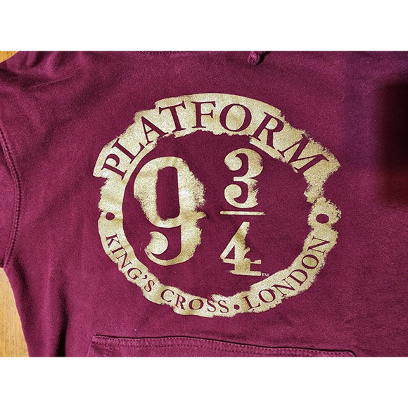 The Harry Potter Shop Platform 9 3/4 Pullover Burgundy Hoodie Sweatshirt Adult S - Picture 6 of 10